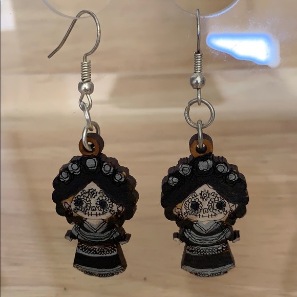 Catrina Drop Earrings - Picture 3 of 5